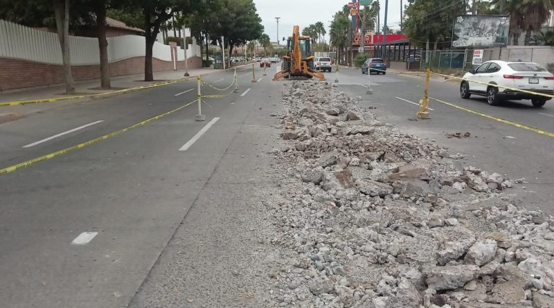 Construyen camellón de la Rosales y Rosendo G. Castro” en Los Mochis Sinaloa